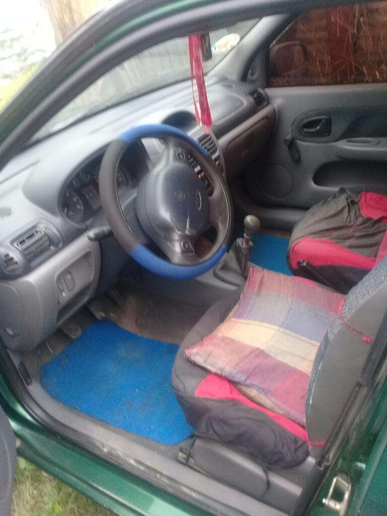 Vendo Clio  Naftero Kilo 240 Mil