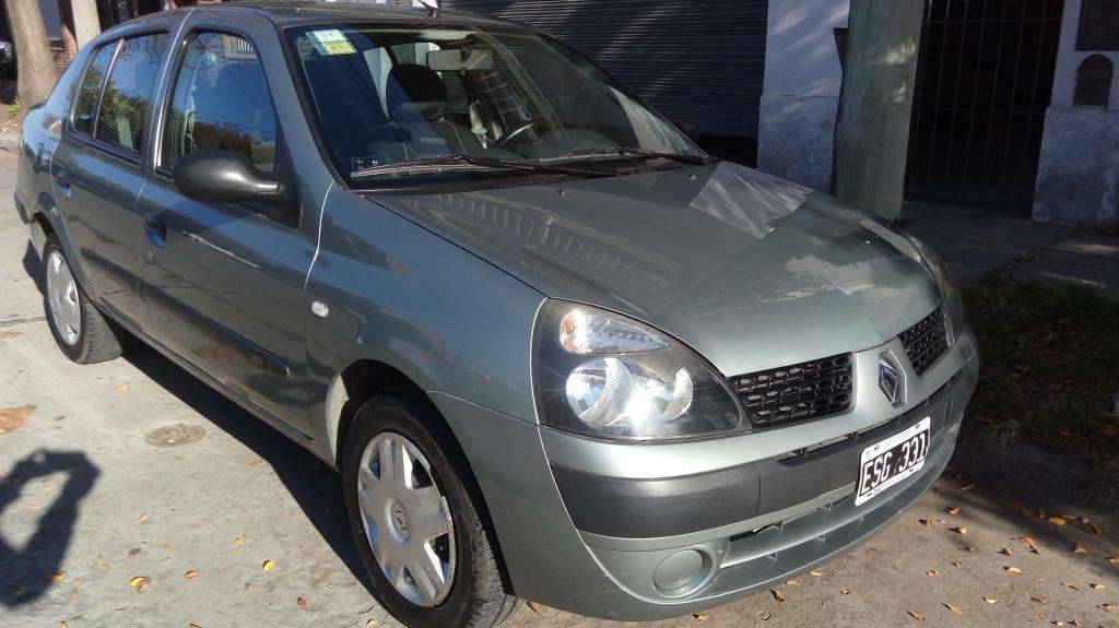 CLIO2 con baúl Mod.  IMPECABLE