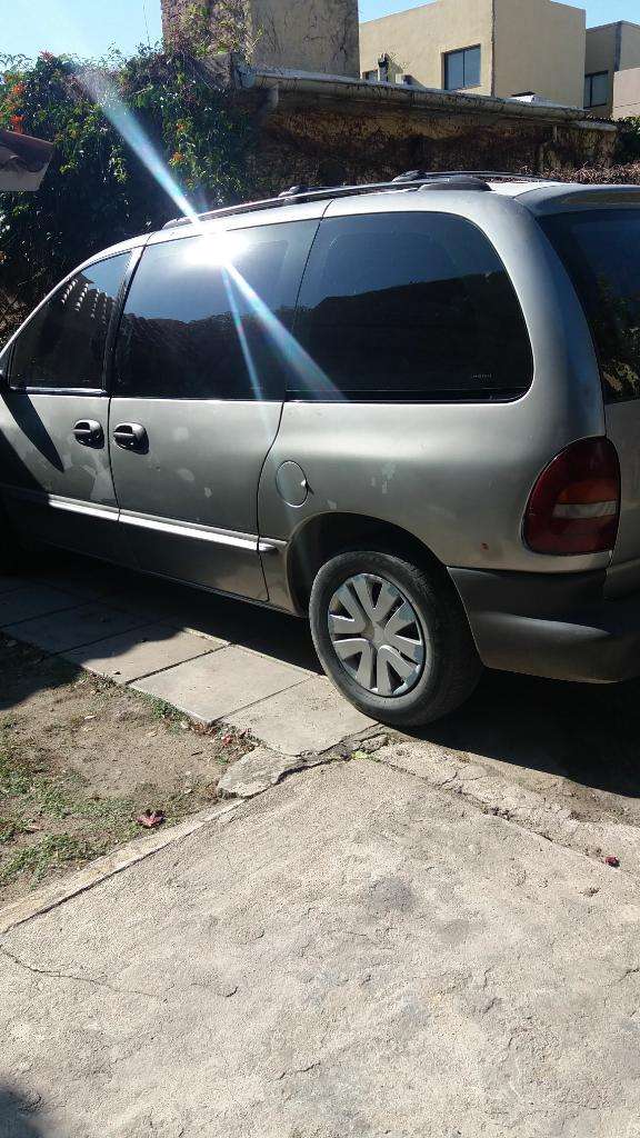 Vendo Chrysler Caravan