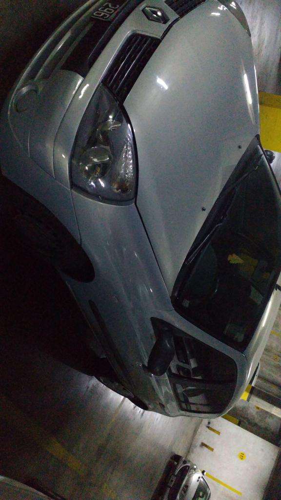 Clio impecable (junta soplada)