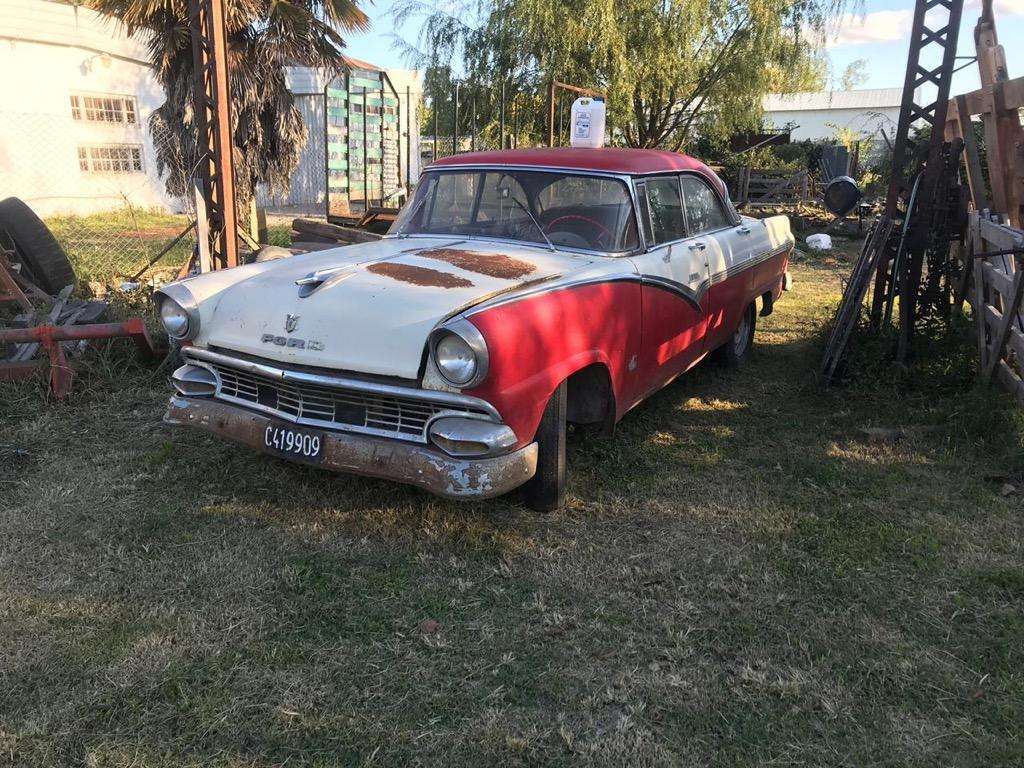 Ford Crown Victoria 