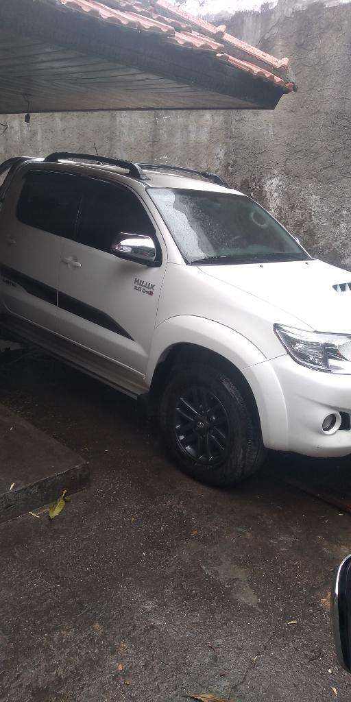 Vendo Hilux Limited 4x4 Toda Ekipada