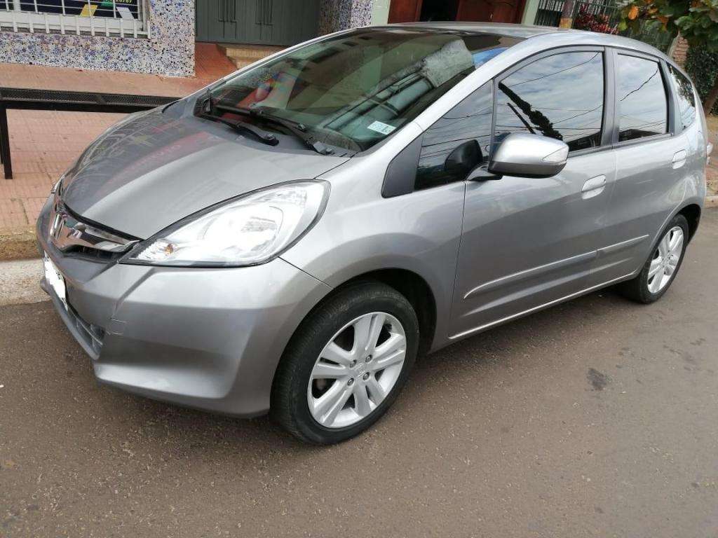 Honda FIT  - impecable