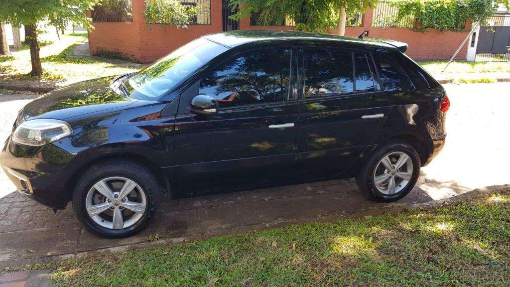 Vendo Koleos 4*2 años  unico dueño