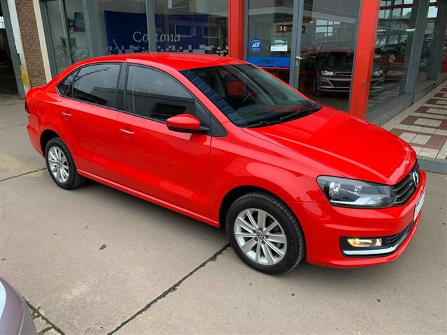 Volkswagen Polo Sedán 1.6 Comfortline MTcv)