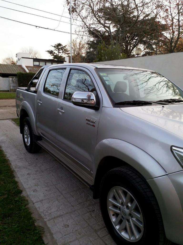 Toyota Hilux 3.0 SRV 4x2 Mt  ** IMPECABLE ÚNICA MANO **