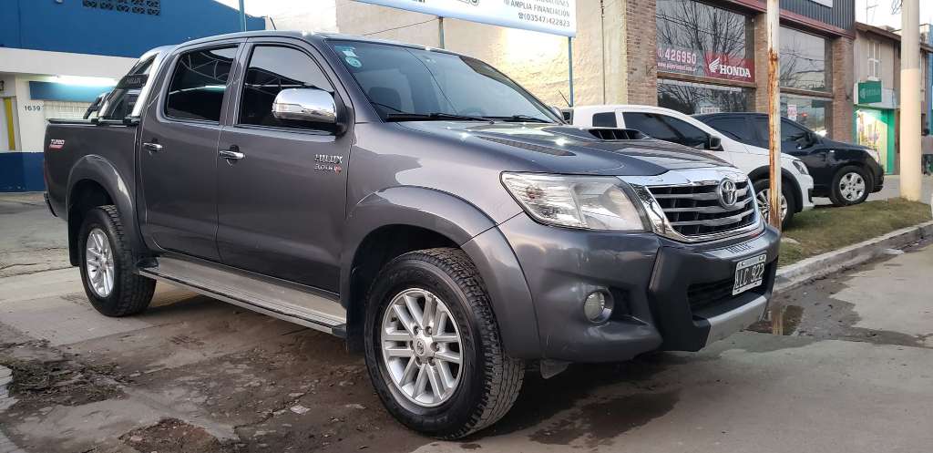 TOYOTA HILUX 3.0 D4-D DC 4X2 TDI SRV L/