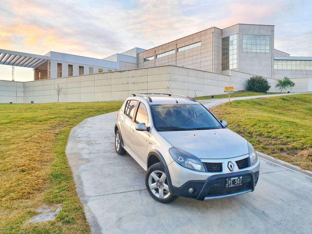 VENDO / PERMUTO / FINANCIO RENAULT SANDERO STEPWAY 