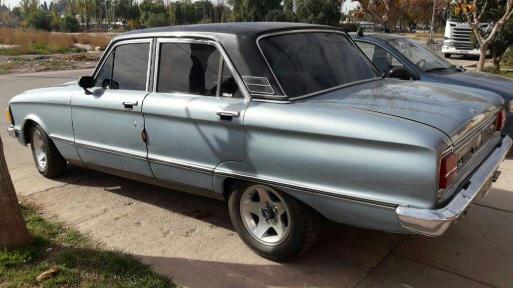 Vendo Ford Falcon