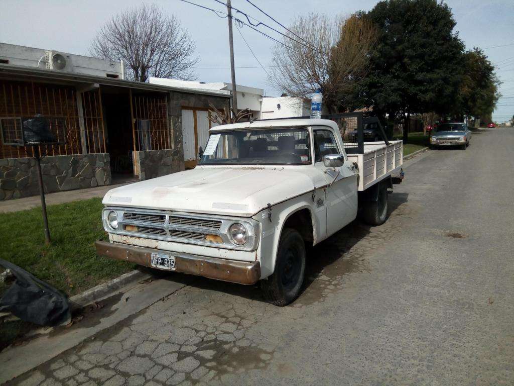 VENDO DODGE 200