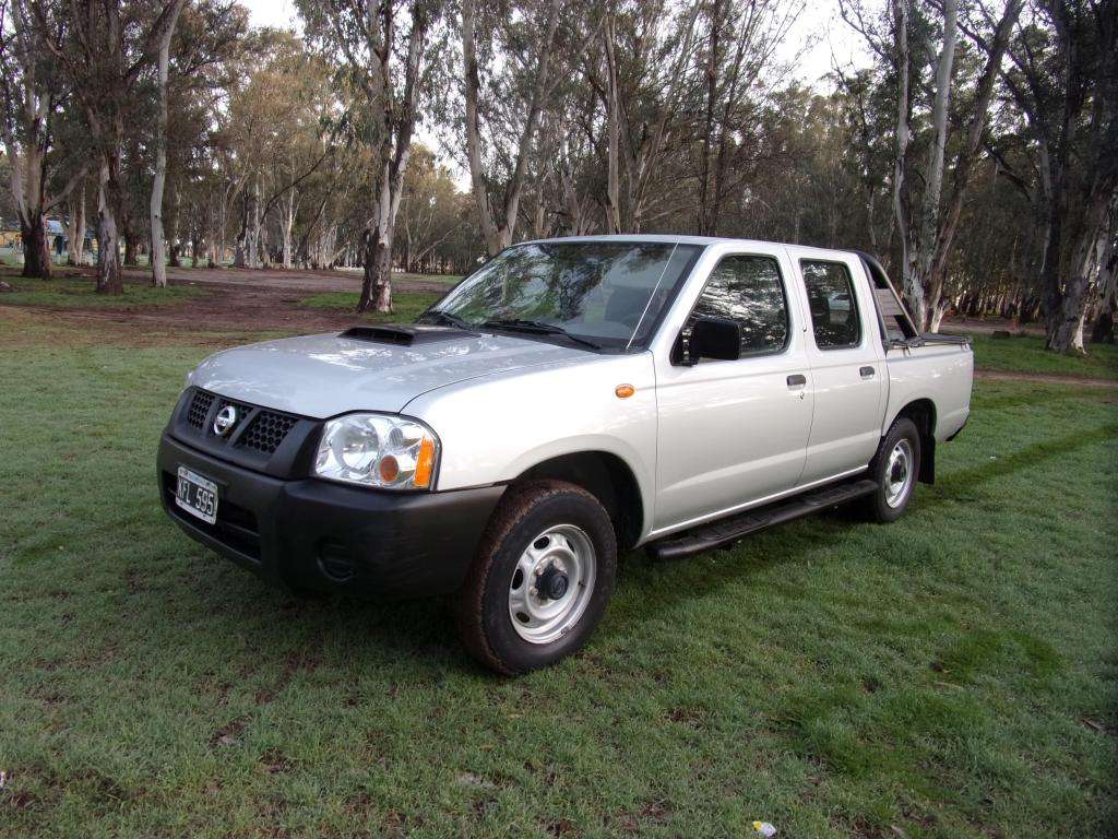 Nissan Np 300 UNICA MANO 4x2 impecable