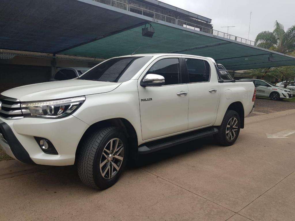 TOYOTA HILUX 2.8 SRX 4X4 MODELO 