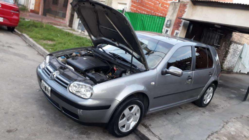 Vendo Golf  Nafta con Gas