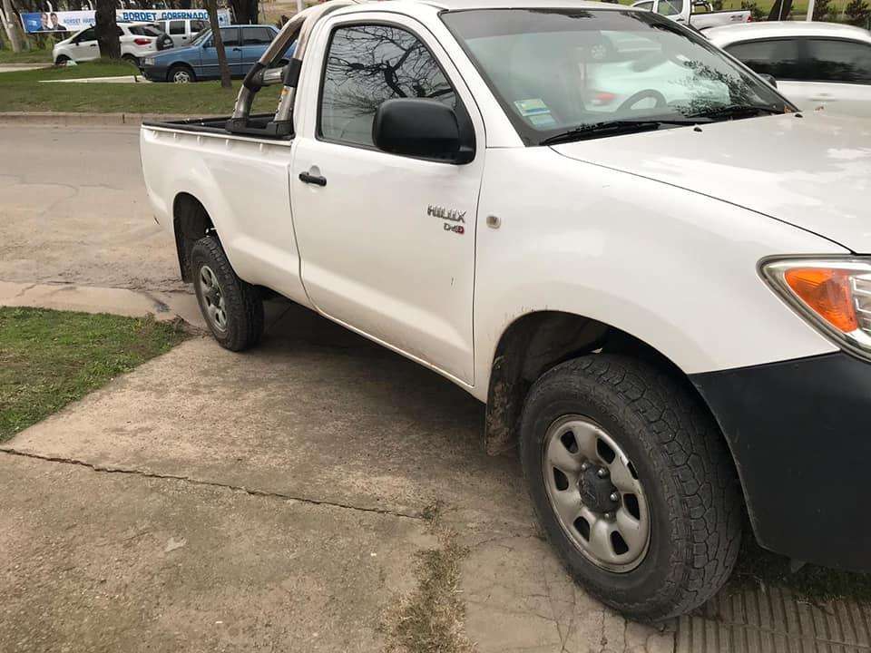 vendo Toyota Hilux x2 Dx 2.5 Td Cabina Simple, pack