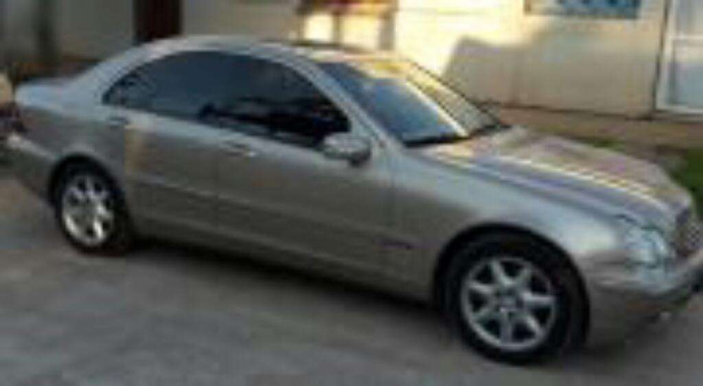 Vendo O Permuto Mercedes Benz C320