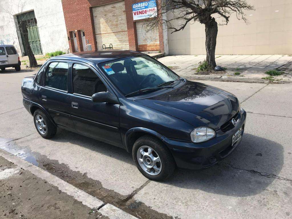 Chevrolet corsa  nafta permuto financio