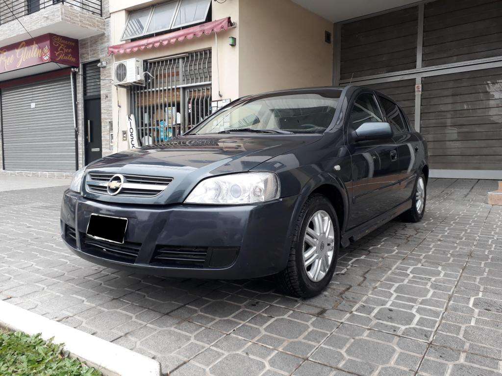 CHEVROLET ASTRA 2.0 CON GNC AÑO  VENDO PERMUTO FINANCIO