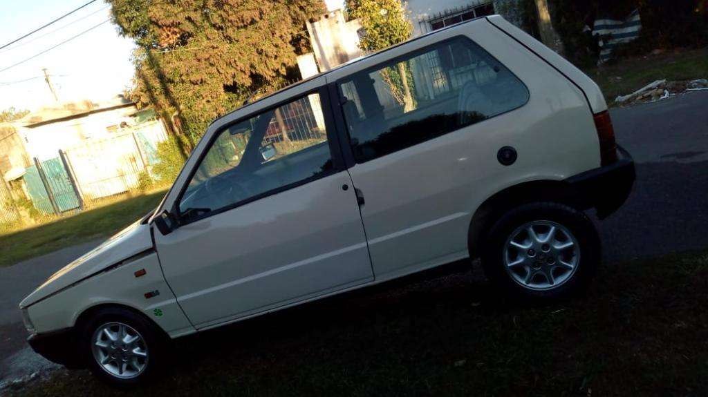 Vendo Fiat Uno 1.4 Año 93. Mejorado.