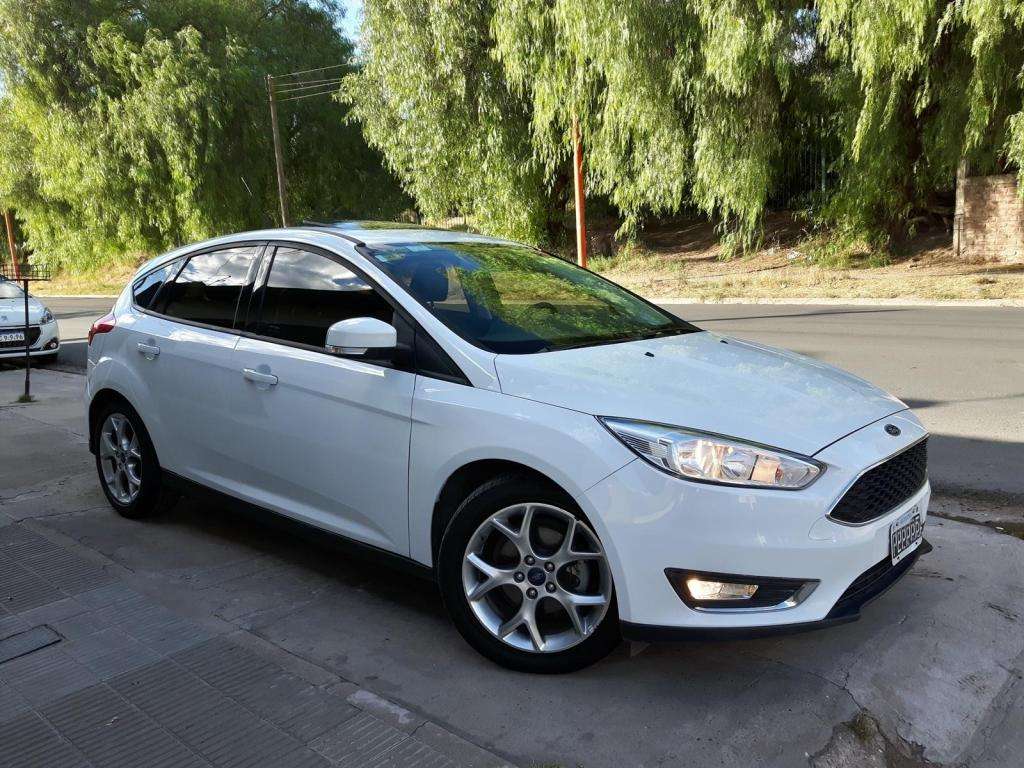 Ford Focus  – “SE Plus” v – KM!