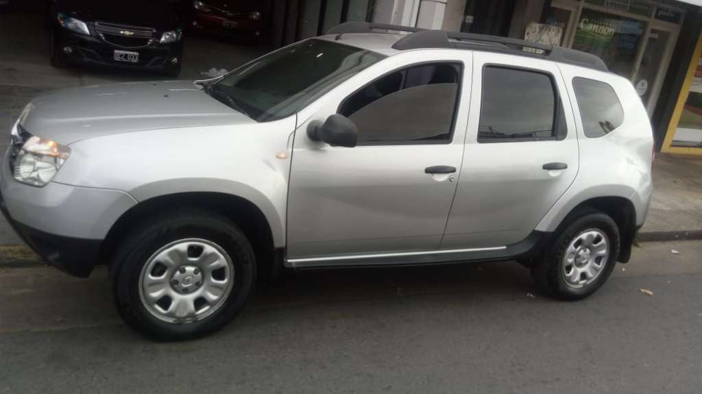 RENAULT DUSTER None 