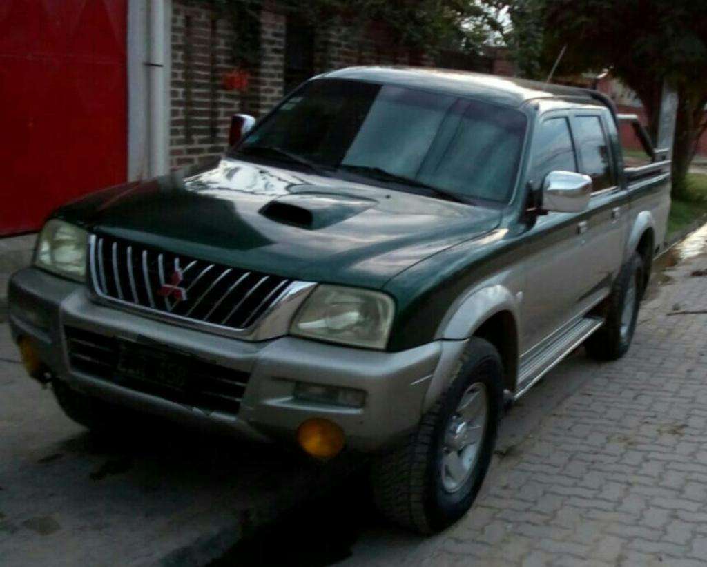 Vendo Mitsubishi L200 en Buen Estado