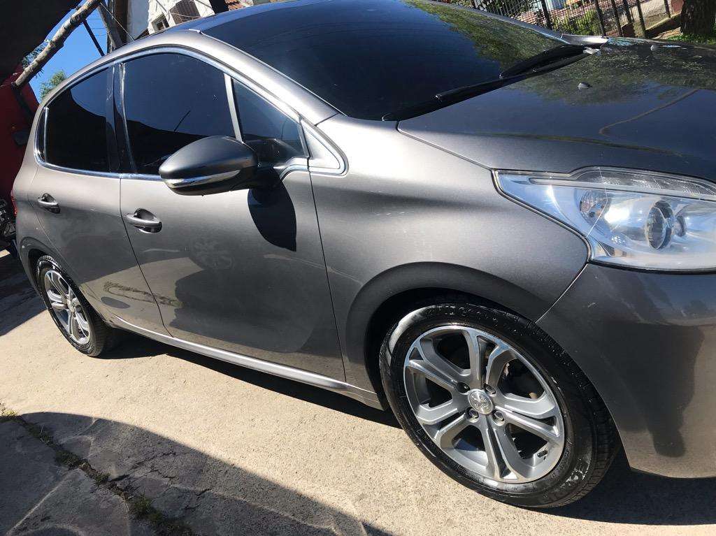 Peugeot 208 Feline 