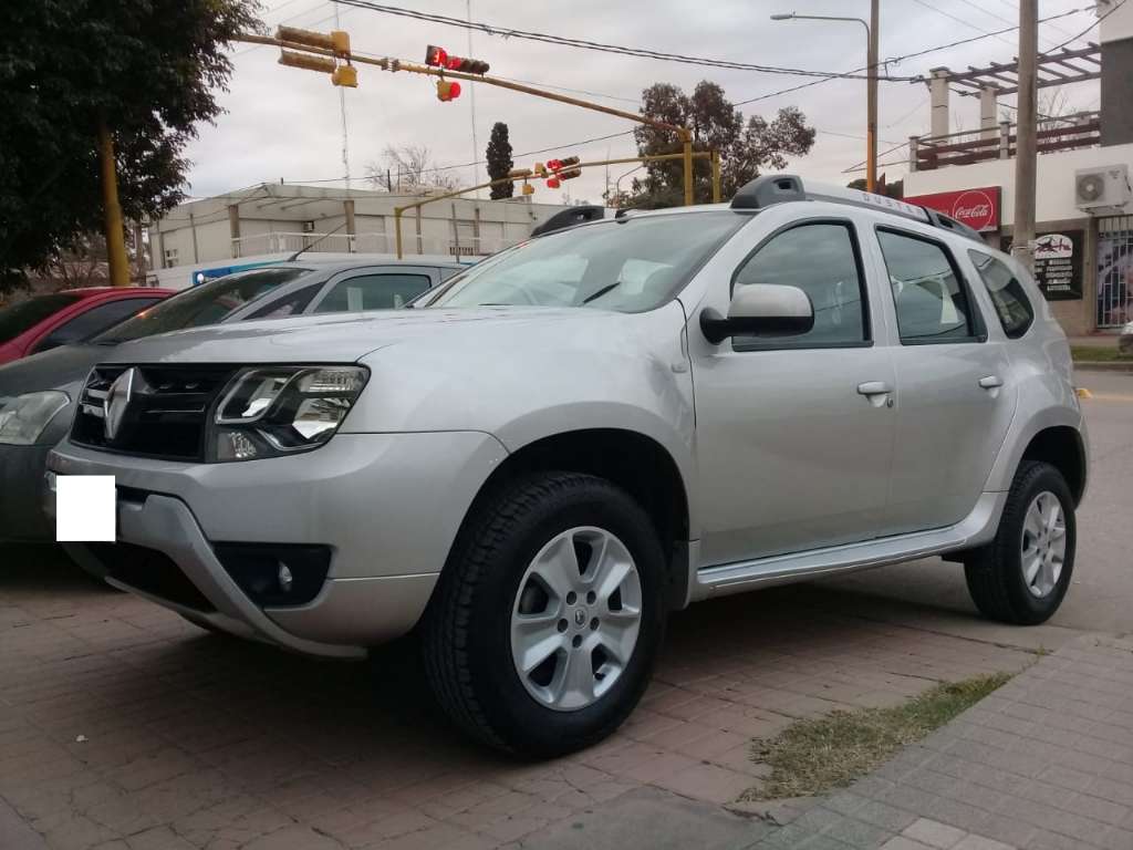 RENAULT DUSTER None 