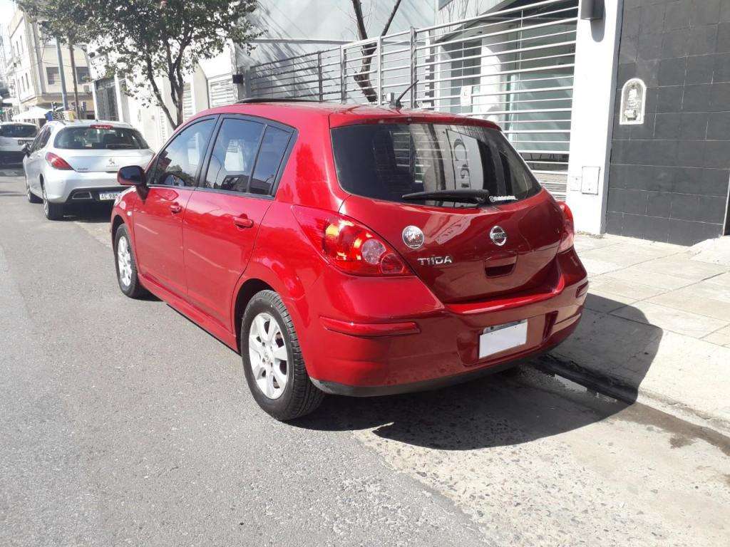 Nissan Tiida 1.8 Tekna 5 P Mt  Bordo