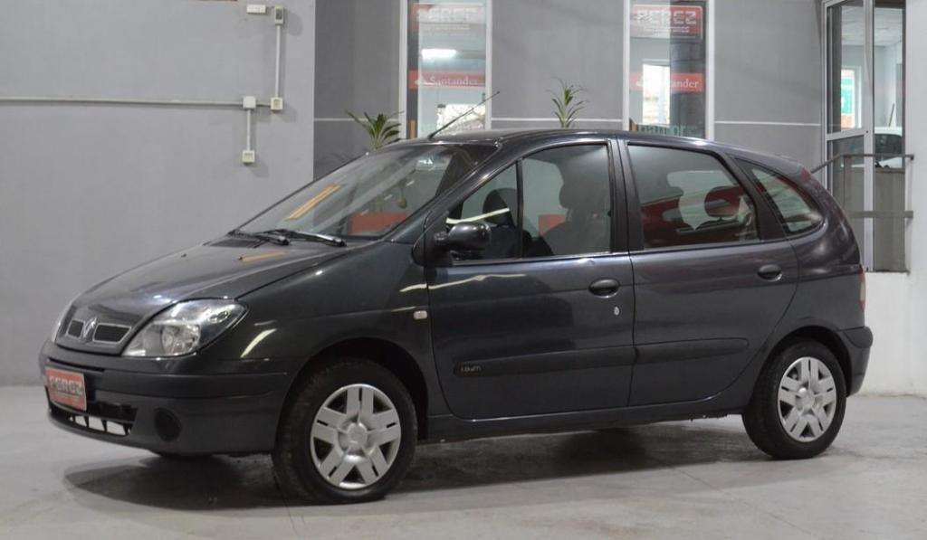 Renault Scenic 1.9 turbo diesel  color gris oscuro