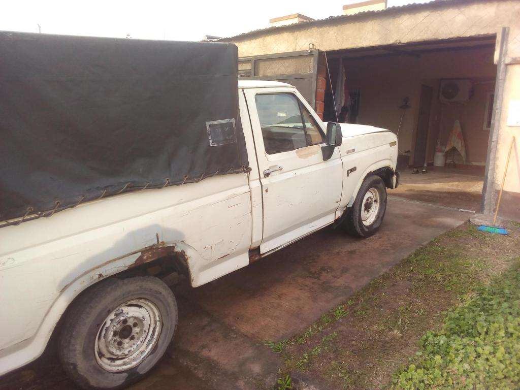 Vendo ford 100 lista para trabajar todos los papeles para