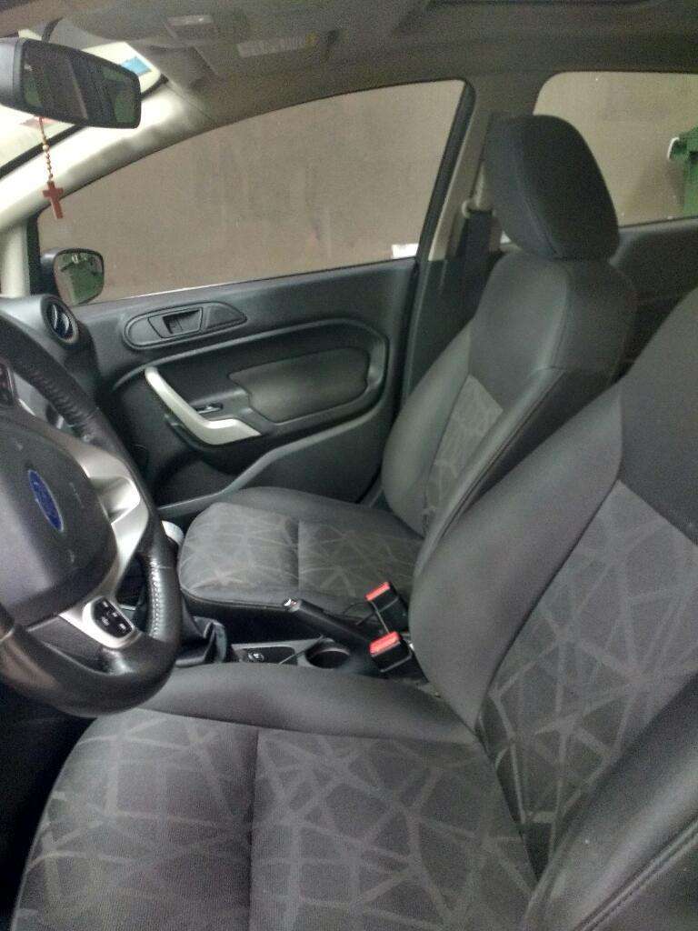 Ford Fiesta Kinectic ,más Deuda de P