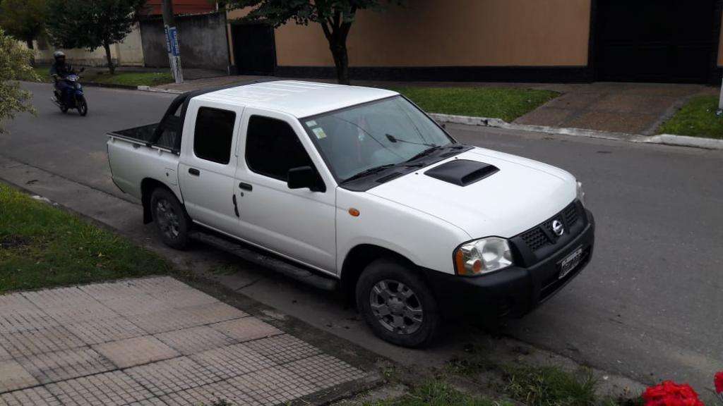 Nissan 2.5 Impecable