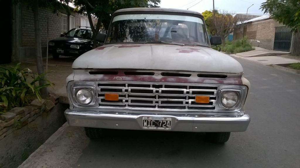 Ford F 100 M 64 con Motor Nissan Ed33