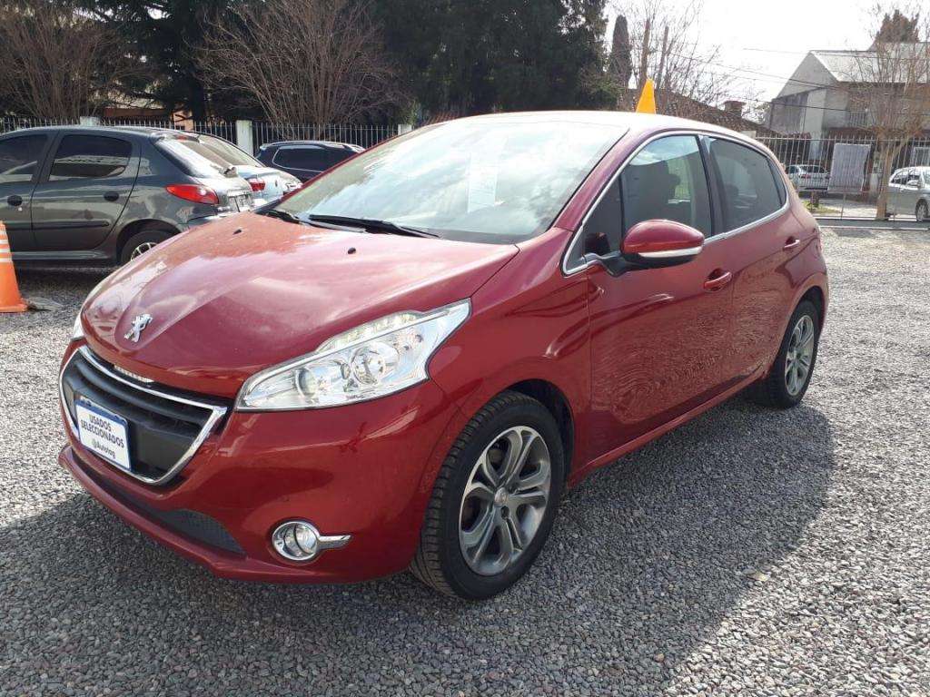 Peugeot 208 Feline 5 puertas 1.6 nafta Rojo Infierno #at3