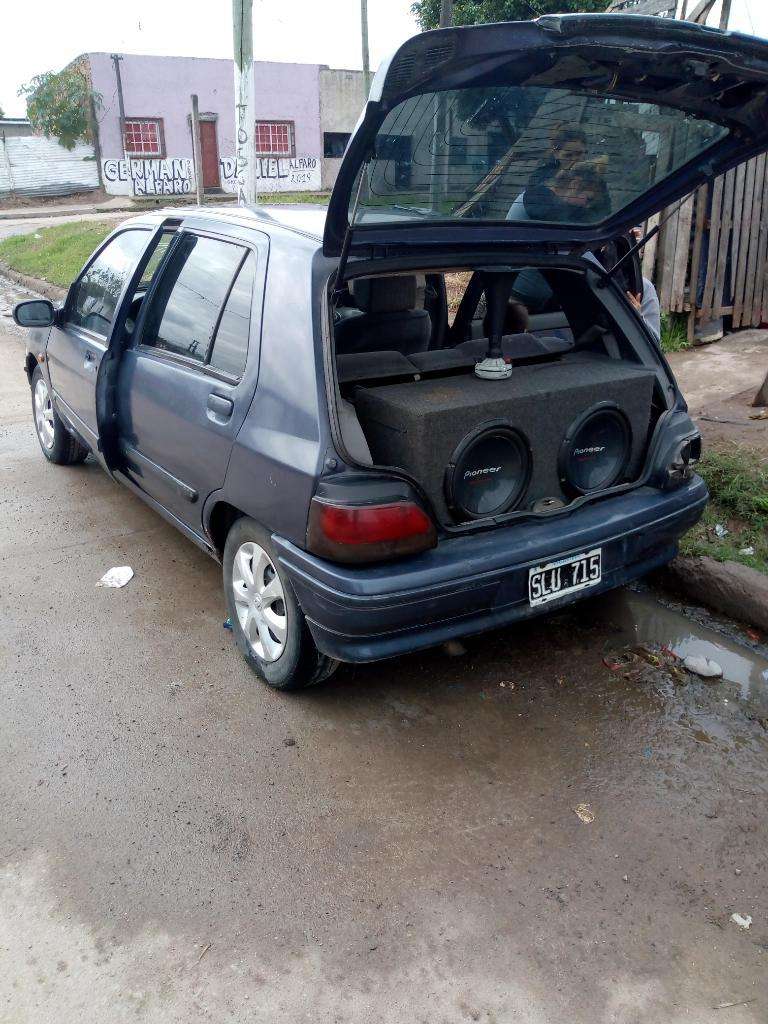 Vendo O Permuto Clio Como Está con La Mu