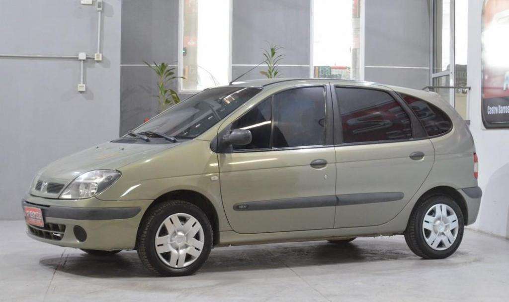 Renault scenic v nafta  puertas color gris plata