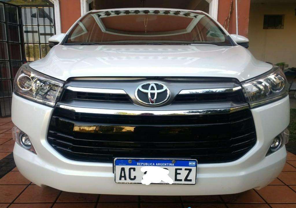 Toyota Innova 8 asientos