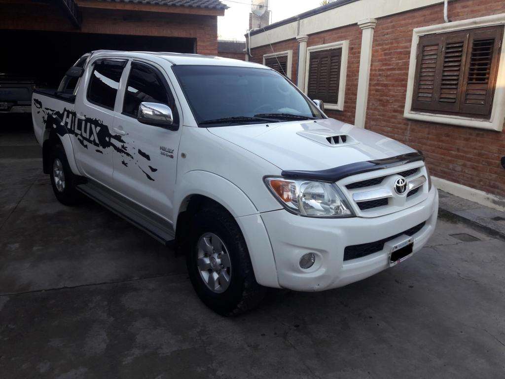 VENDO TOYOTA HILUX SRV 3.0 DOB.CAB. MOD 