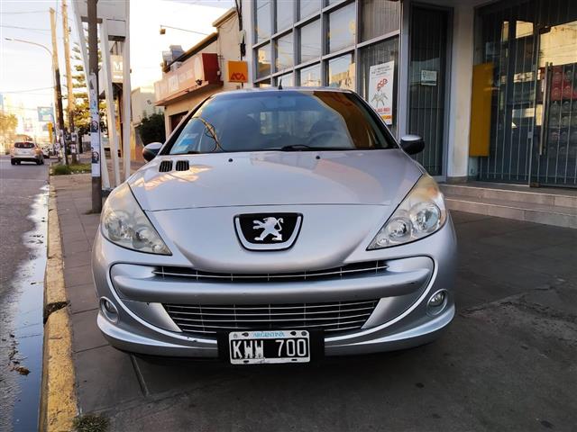 Peugeot 207 Compact 5P 1.4 Nafta XS (75cv)