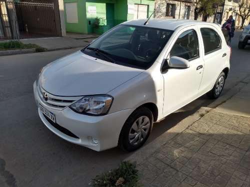 Toyota - Etios X Mt 5p 1.5 N 