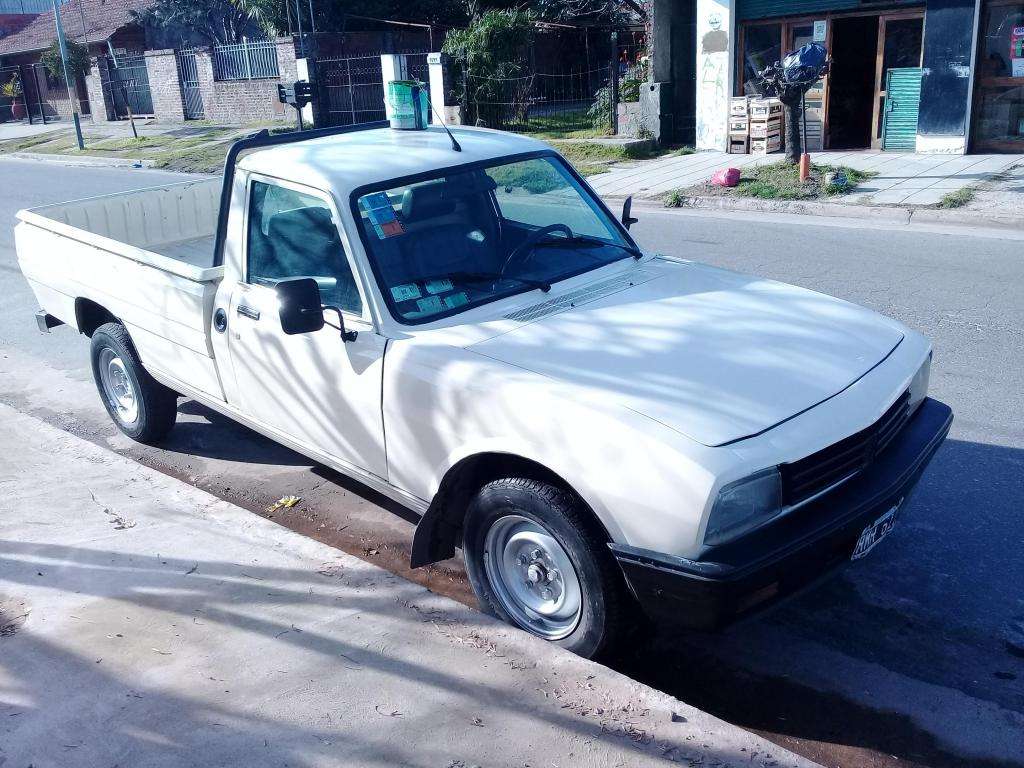 Peugeot pick up en excelente estado