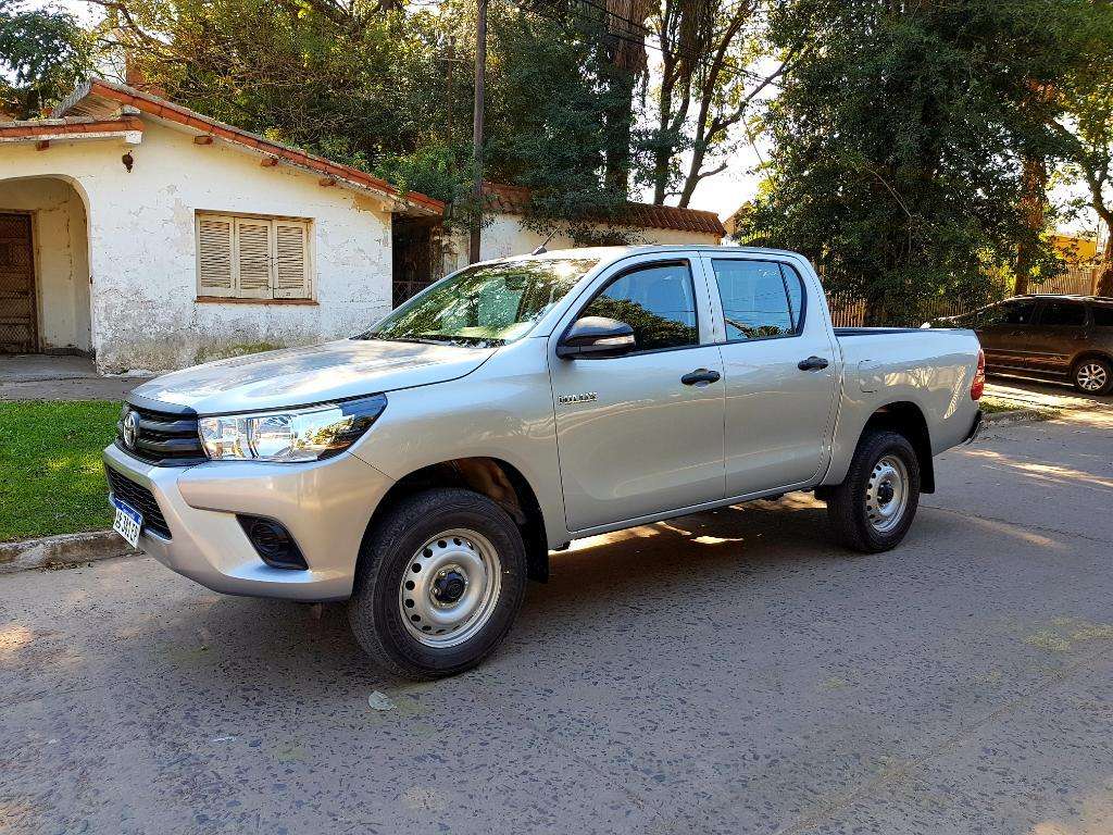 Toyota Hilux Dx 2.4 Año  en Garantía