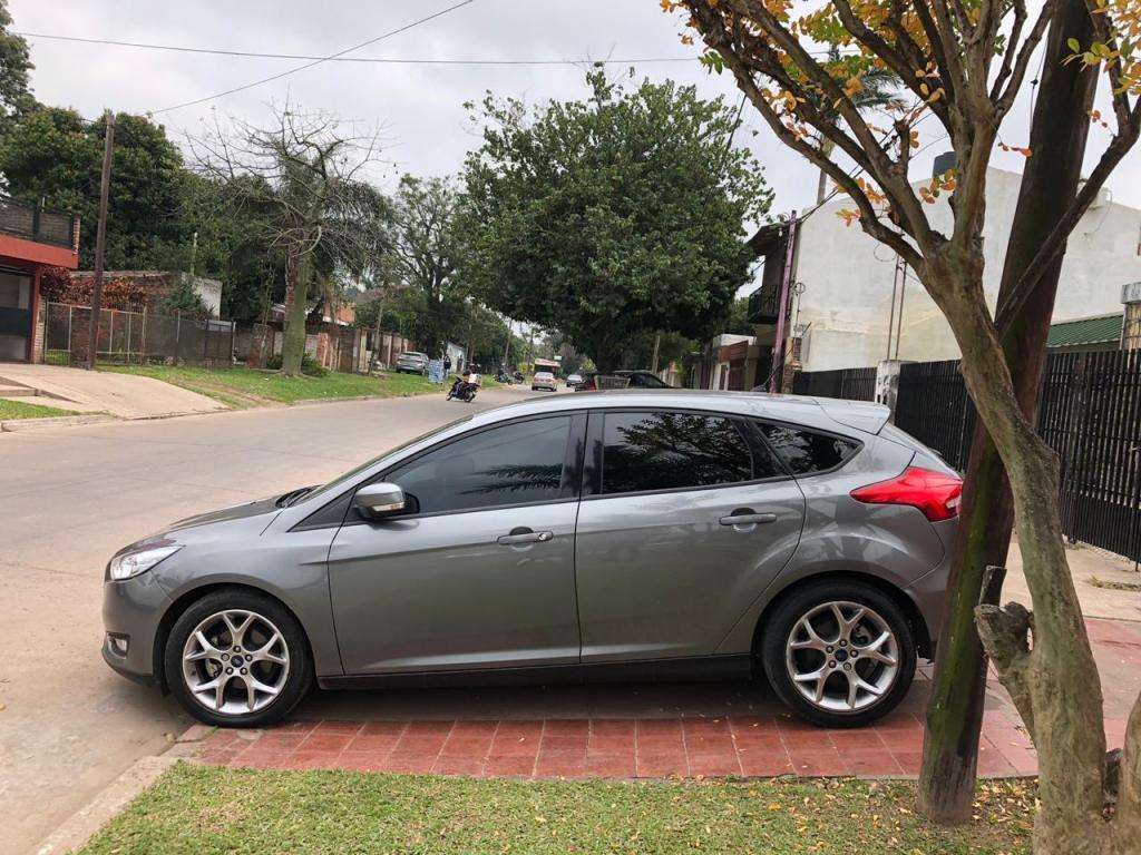 VENDO FORD FOCUS SE PLUS 