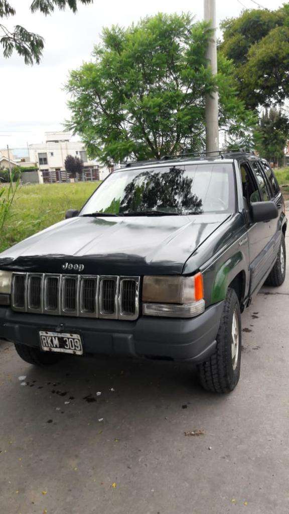 Vendo Jeep Grand Cherokee Laredo