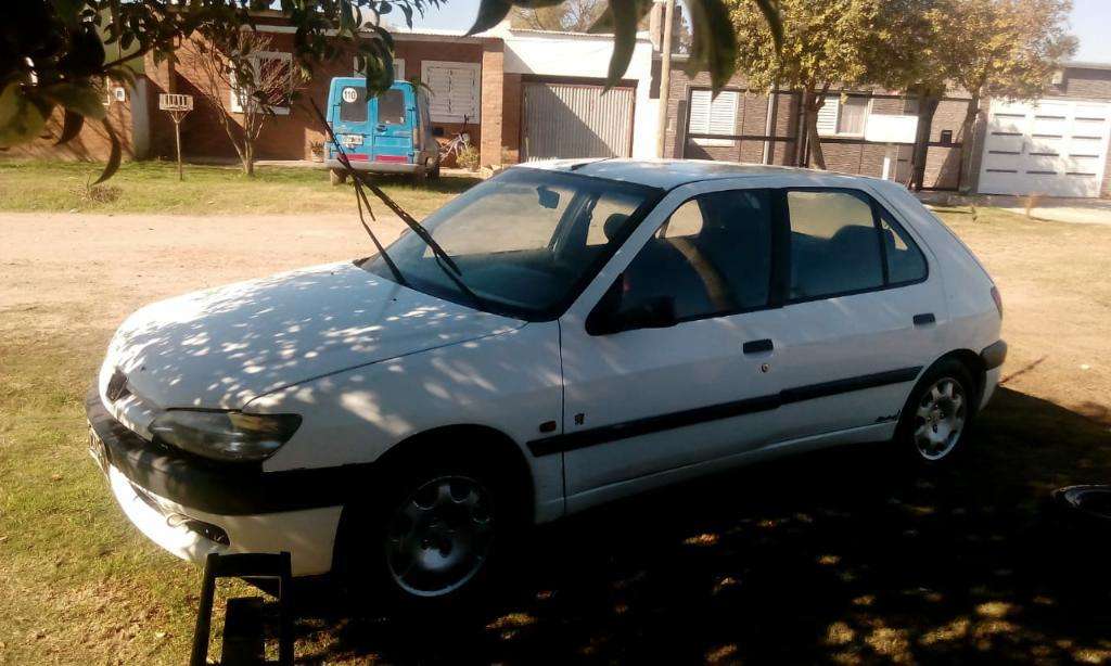 Canje por Una Honda Twister Peugoet 306