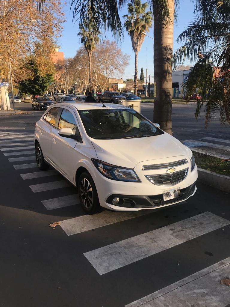 Vendo Chevrolet Onix LTZ km primera mano