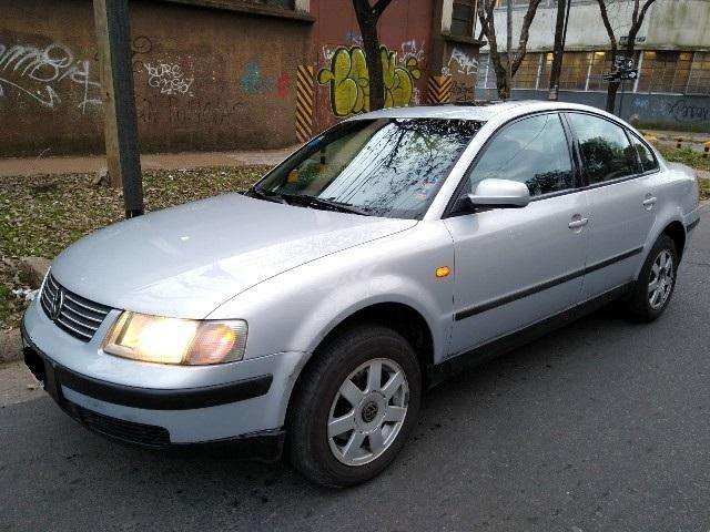 VW PASSAT TRENDLINE 1.8 TURBO FULL IMPECABLE K