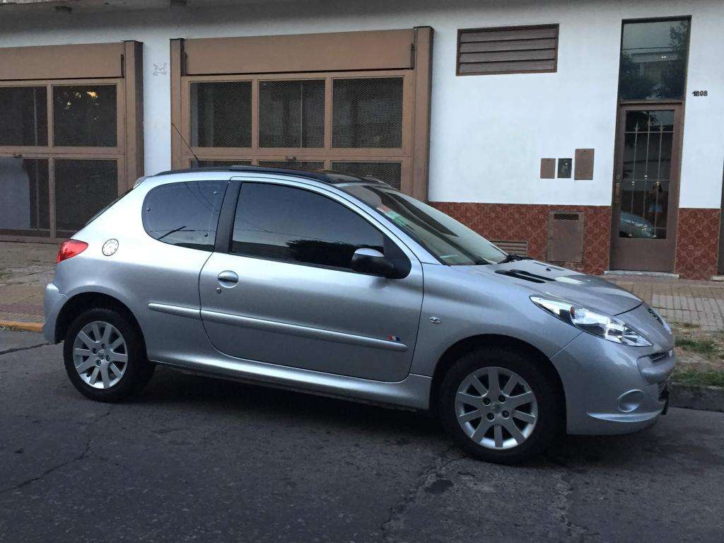 VENDO! PEUGUEOT 207 COMPACT - XT premium V - cuero