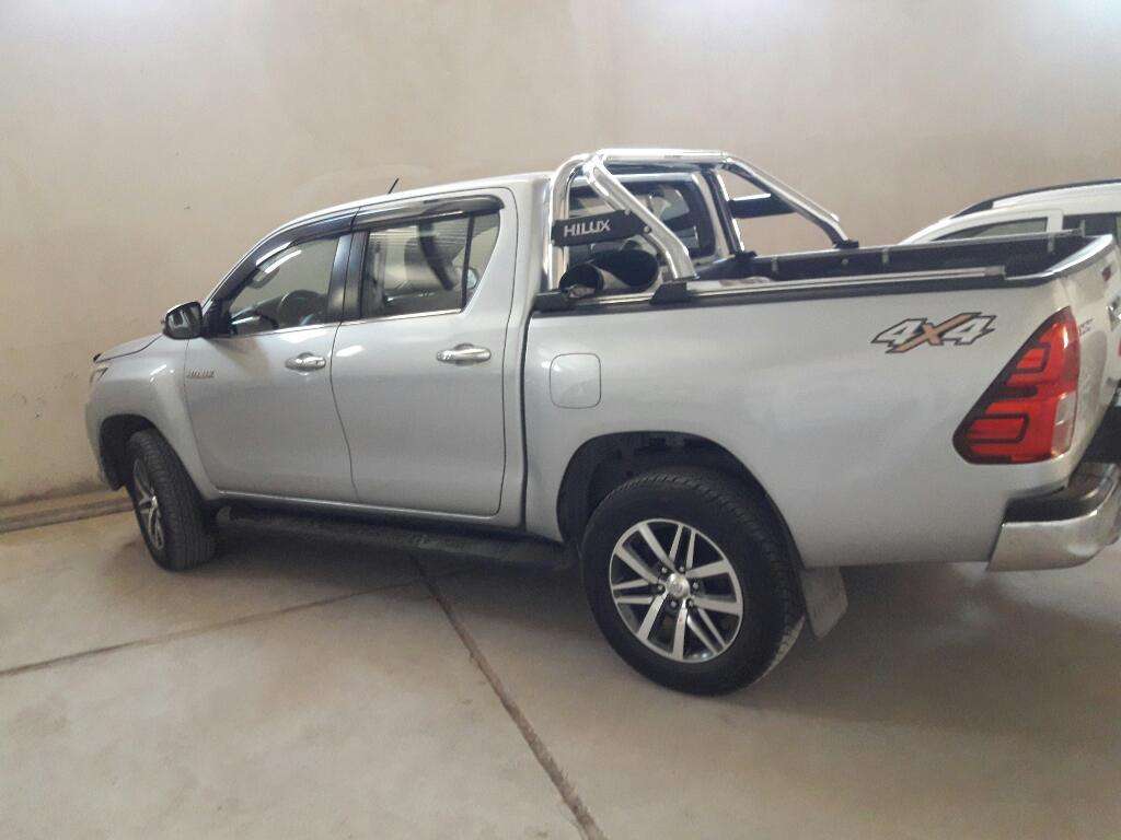 Vendo Toyota Hilux  con 15mil Kilóme