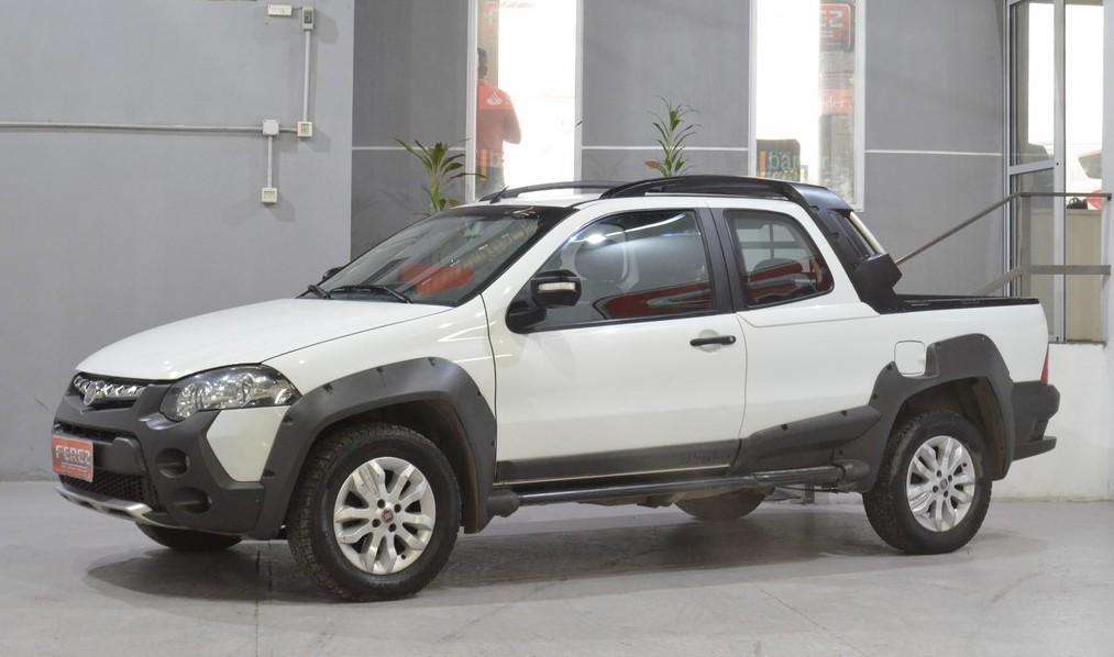 Fiat strada adventure 1.6 con gnc  puertas